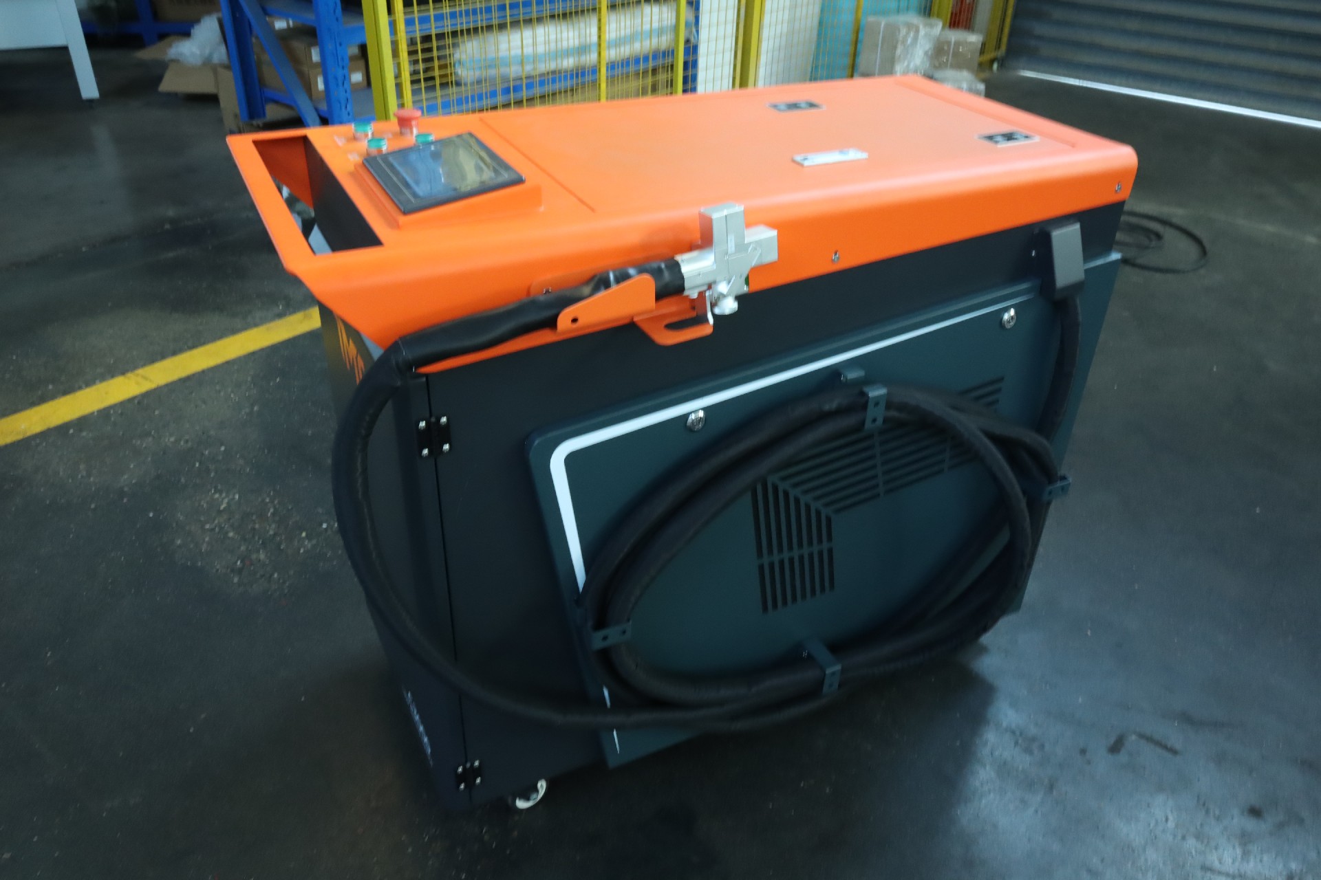 Manual Fiber Laser Cleaning Machine